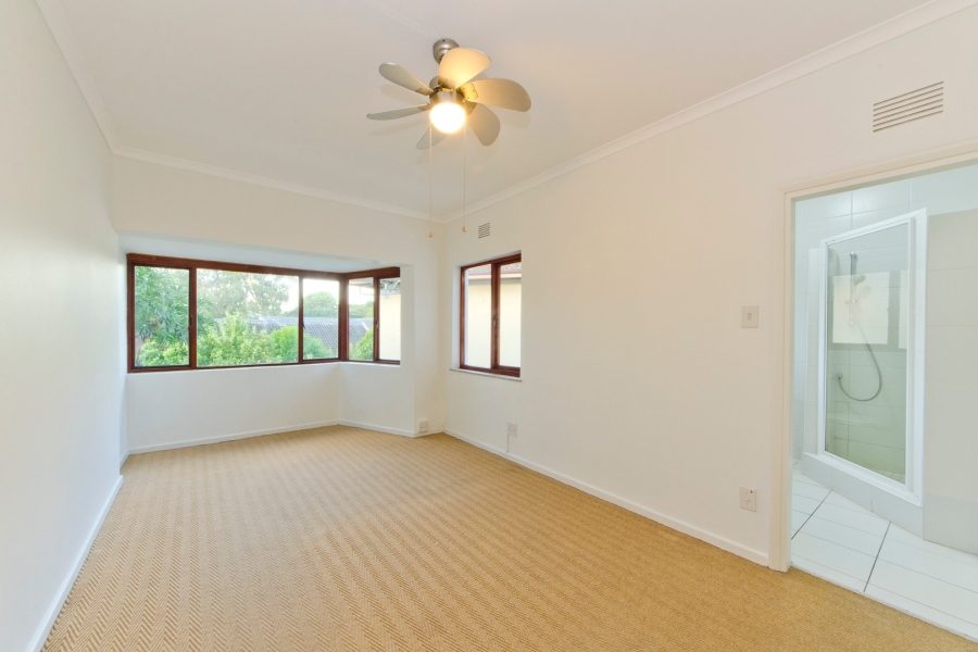 6 Bedroom Property for Sale in Leisure Isle Western Cape